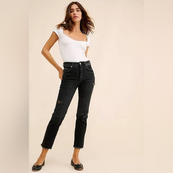 Anthropologie Denim - Anthropologie Pilcro The Vintage Straight Jeans Black Raw Hem Size 29